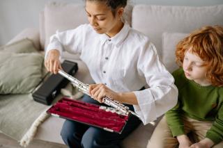 Fabriquer des instruments de musique africains avec les enfants