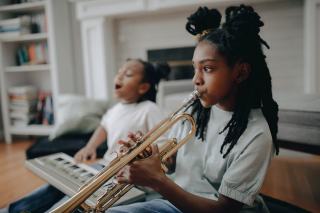 Fabriquer un instrument de musique avec les enfants : 5 idées