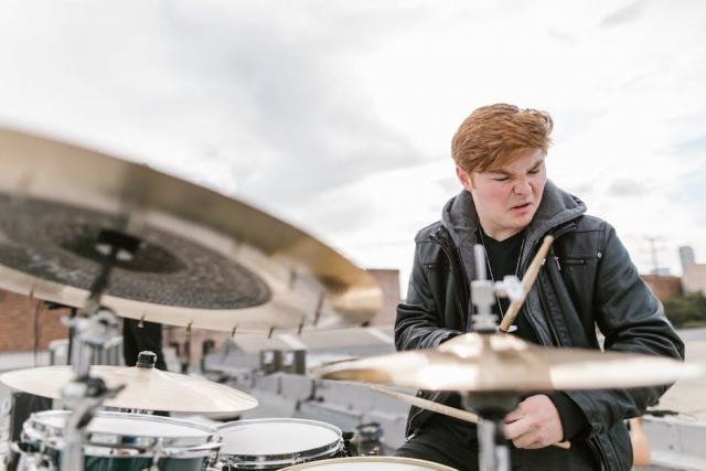 Instruments de musique pour bébé : les percussions d'éveil