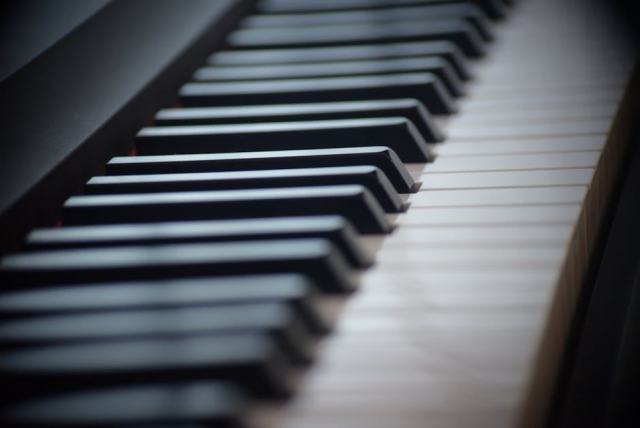 Le piano numérique d'occasion : comment bien choisir sans se tromper Le piano numérique d'occasion : comment bien choisir sans se tromper